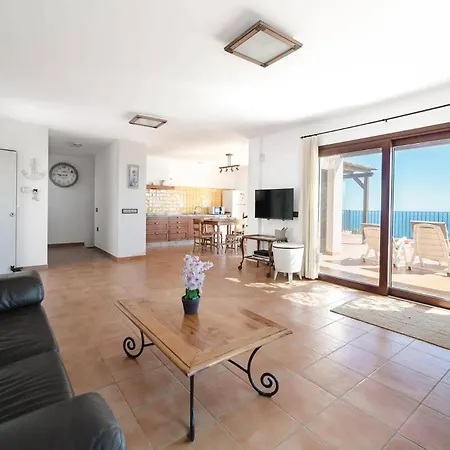 Villa Amanecer By